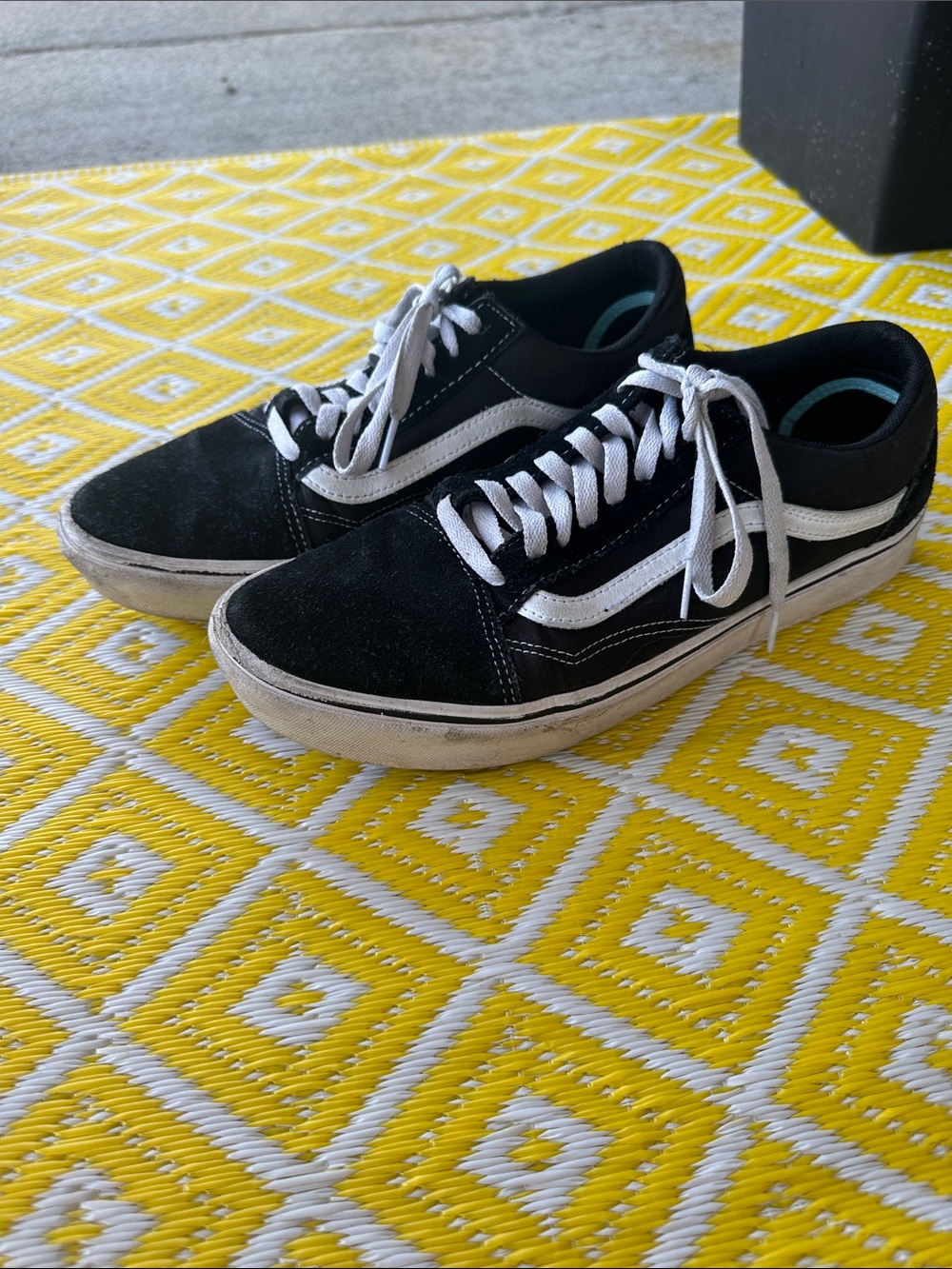 Vans black and white sneakers men’s size 11